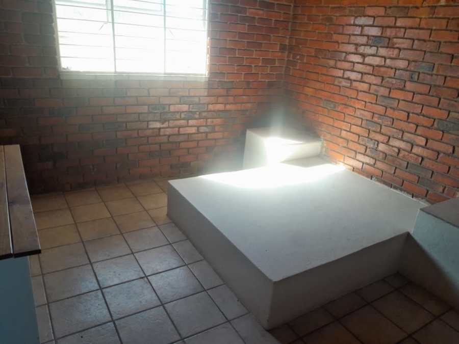 2 Bedroom Property for Sale in Viljoenskroon Free State